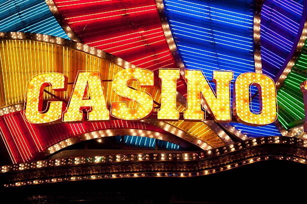 qqbet4d mobile app interface showing live casino tables and sports betting markets